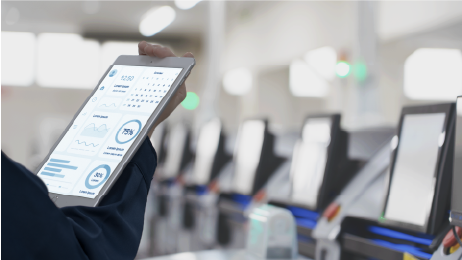 工程师正在进行软件开发的场景